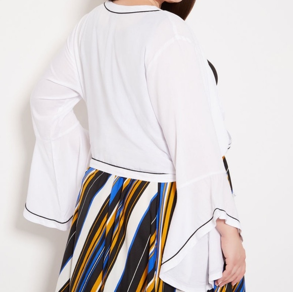 4X (26/28) Plus Size White Wrap Top - Picture 3 of 5